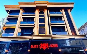 Black House Otel